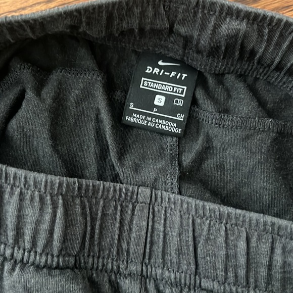 Men’s sized small Nike shorts two pairs - black and grey gently used - Picture 4 of 10